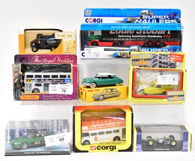 Lot 207 - A quantity of boxed diecast model vehicles...