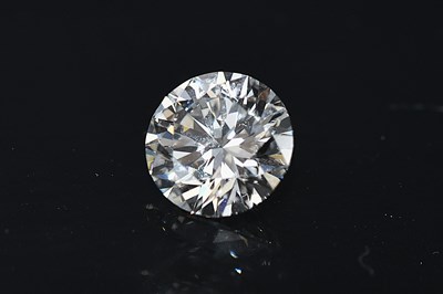 Lot 1525 - An IGI (International Gemological Institute)...