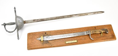 Lot 1091 - A WWI 1898/05 bayonet, length of blade 36cm,...