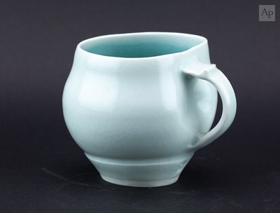 Lot 187 - EDMUND DE WAAL (born 1964); a porcelain mug...