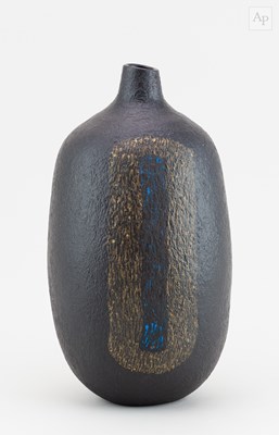 Lot 210 - GEOFFREY EASTOP (1921-2014); a stoneware...