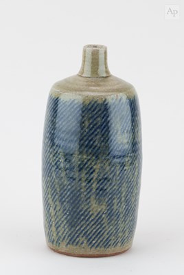 Lot 623 - WILLIAM PLUMPTRE (born 1959); a stoneware...