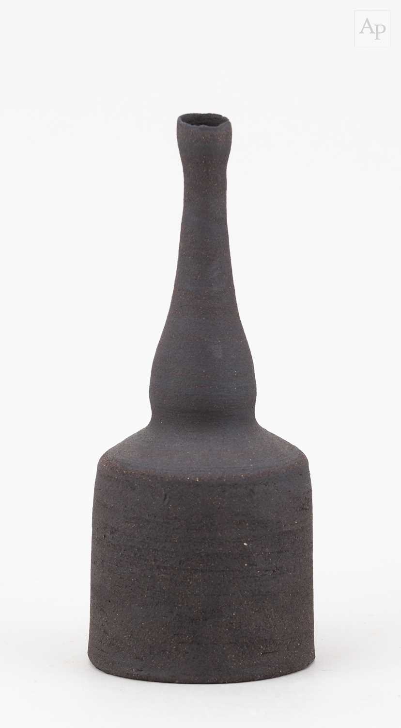 Lot 7 - AKIKO HIRAI (born 1970); a stoneware Morandi...