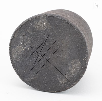 Lot 7 - AKIKO HIRAI (born 1970); a stoneware Morandi...