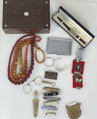 Lot 676 - A small quantity of silver and costume...