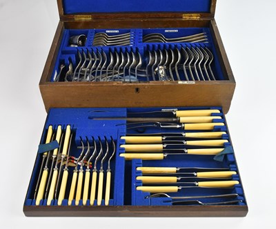 Lot 173 - An oak cased canteen of silver plated cutlery.