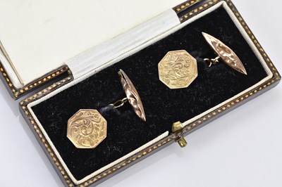 Lot 156 - A pair of 9ct yellow gold cufflinks with...