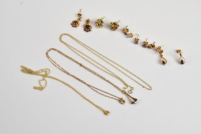 Lot 20 - A collection of 9ct gold and yellow metal...