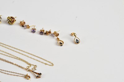 Lot 20 - A collection of 9ct gold and yellow metal...