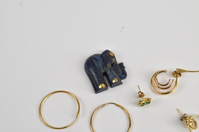 Lot 12 - A collection of 9ct gold and yellow metal...