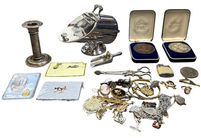Lot 1544 - Various items of modern and vintage costume...