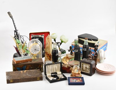 Lot 2214 - A group of collectors' items including Art...