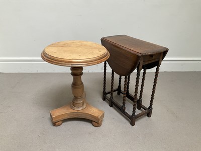 Lot 1285 - A small oak gate leg table, height 66cm, with...
