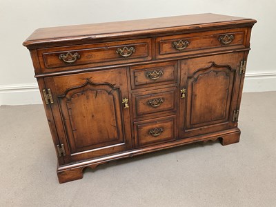 Lot 56 - TITCHMARSH & GOODWIN; a reproduction oak...