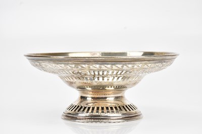 Lot 91 - A George V hallmarked silver pierced pedestal...