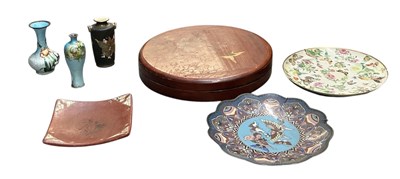 Lot 1033 - A quantity of Oriental items, comprising an...