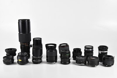 Lot 129 - A collection of sixteen lenses and...