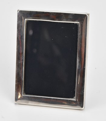 Lot 202 - CARRS OF SHEFFIELD; an Elizabeth II hallmarked...