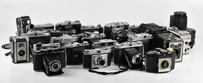 Lot 116 - A collection of film cameras, to include a...