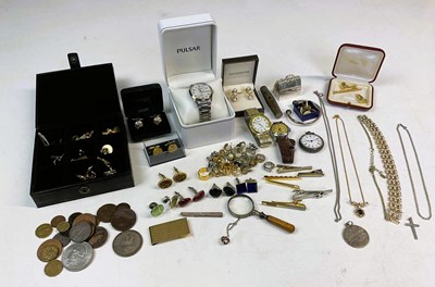 Lot 695 - A quantity of costume jewellery, to include...