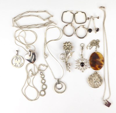 Lot 1057 - Various modern contemporary silver jewellery...