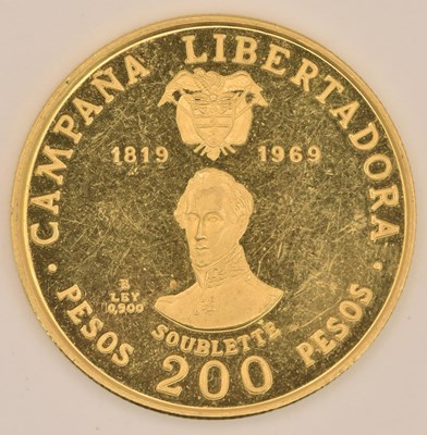 Lot 1481 - A Colombian Republica 200 pesos 0.900 gold...