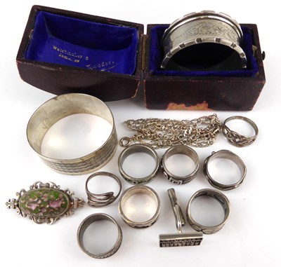 Lot 1058 - Various silver jewellery to include eight...