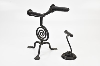 Lot 584 - A wrought iron goffering iron, height 29cm,...