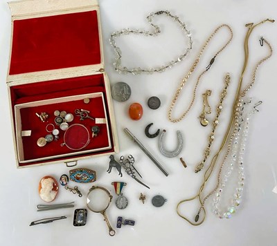 Lot 682 - A quantity of costume jewellery, to include...