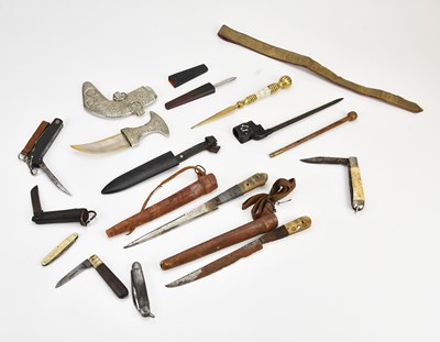 Lot 621 - A collection of knives including trench knives,...