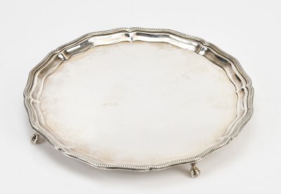 Lot 320 - BARKER ELLIS SILVER CO; an Elizabeth II...