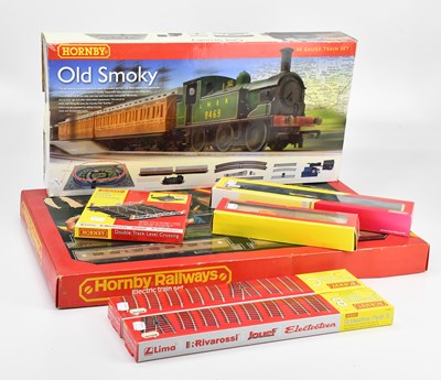 Lot 2230 - HORNBY; a cased train set, 'Old Smoke', a...