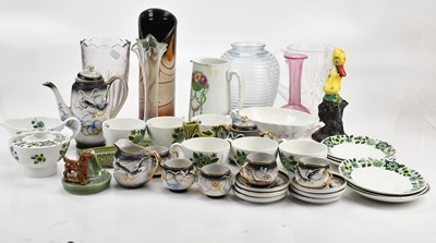 Lot 1391 - A mixed group of decorative ceramics,...
