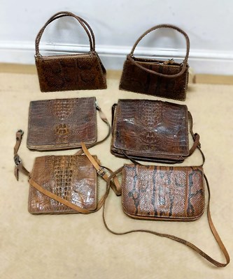 Lot 141 - Six vintage lady's snake and alligator skin...
