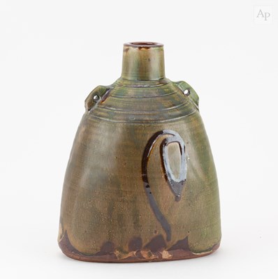 Lot 112 - CLIVE BOWEN (born 1943); a lugged slipware...