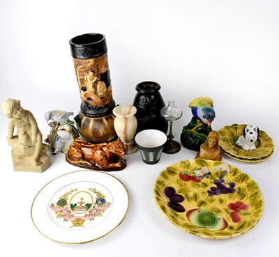 Lot 621 - A quantity of early/mid-20th century ceramics...