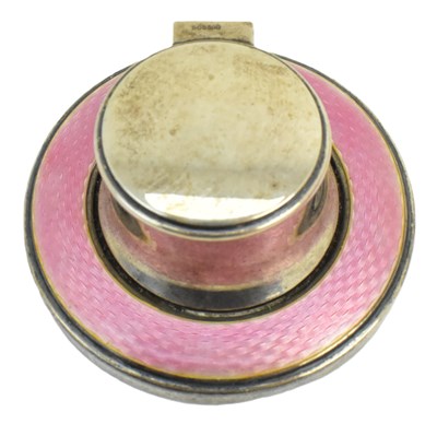 Lot 1150 - AARON LUFKIN DENNISON; a George V hallmarked...
