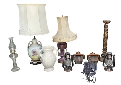 Lot 149 - A group of assorted lighting, including a pair...