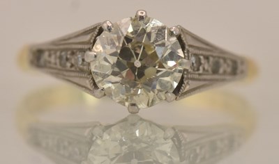 Lot 1195 - An 18ct yellow gold diamond solitaire ring,...
