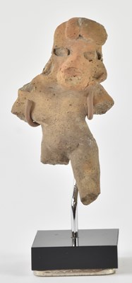 Lot 1048 - A Preclassic period pre-Colombian terracotta...
