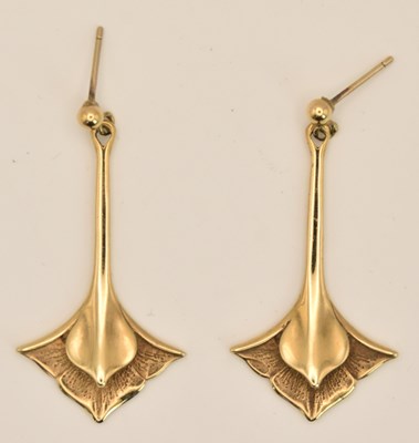 Lot 1367 - A pair of 9ct yellow gold Art Nouveau lily...
