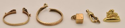 Lot 1184 - Various items of 9ct yellow gold jewellery...