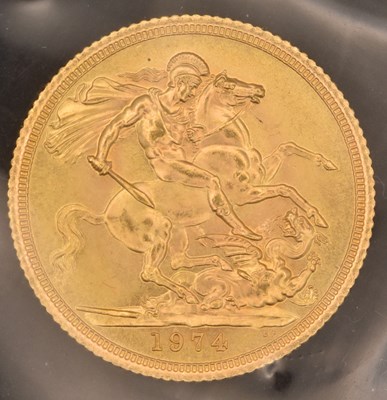 Lot 1473 - An Elizabeth II full sovereign, 1974.