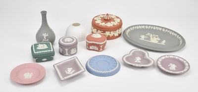 Lot 1370 - WEDGWOOD; a collection of jasperware of...
