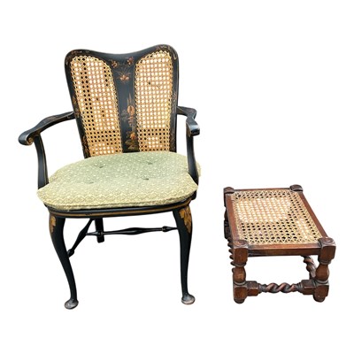 Lot 210 - An early 20th century chinoiserie decorated...