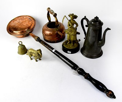Lot 610 - A quantity of mixed metalware to include a...