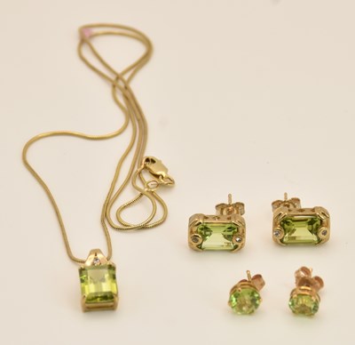 Lot 1344 - A 9ct yellow gold dainty necklace with lobster...