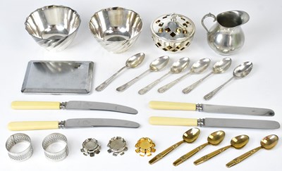 Lot 533 - A mixed lot pf plated ware, to include...