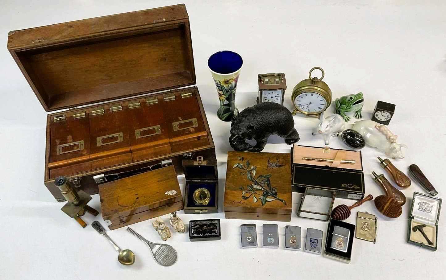 Lot 7 - A quantity of collectors items, to include two...