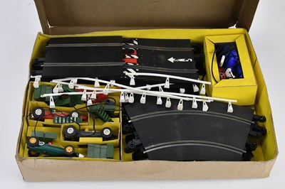 Lot 2007 - SCALEXTRIC; a boxed model racing set, no. 40.